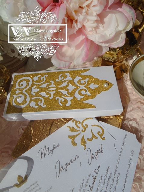 Dobozos esküvői meghívó csillogó arany és fehér színben
